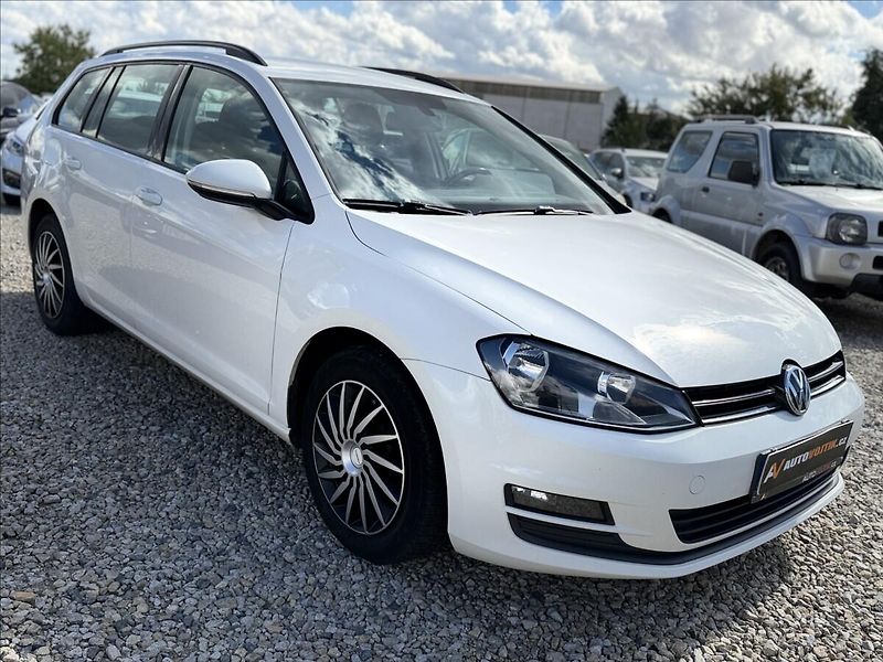 Volkswagen Golf 1,6 TDI NAVIGACE +SADA ALU KOL - fotka 3 z 25