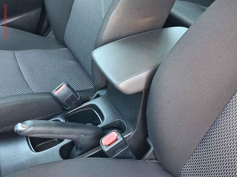 Suzuki SX4 (2014) 1.6DDiS, ČR, AC, TZ, park - fotka 16 z 17
