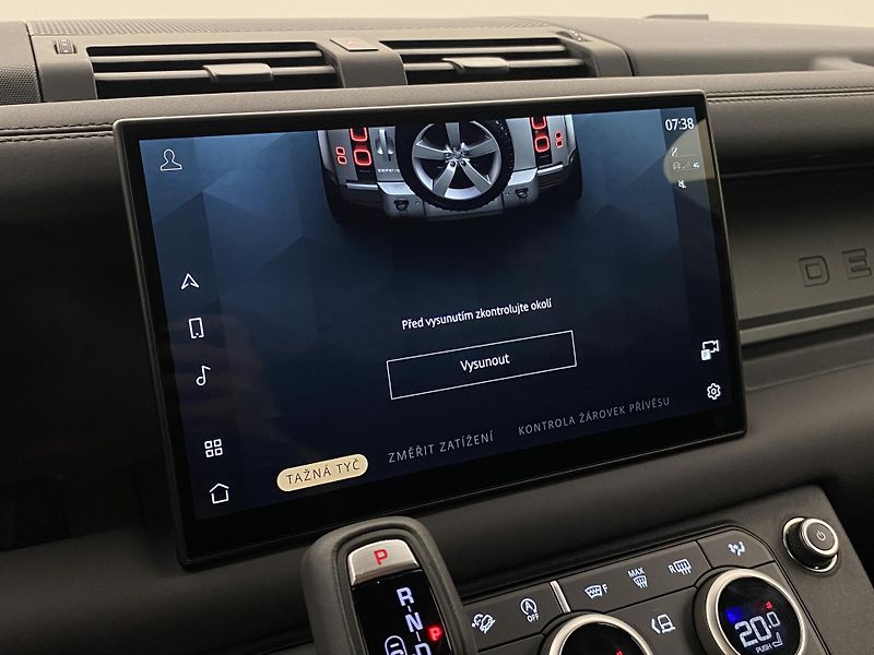 Land Rover Defender 110 D300 X-DYNAMIC SE AWD CZ - fotka 46 z 52