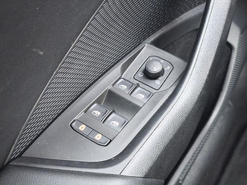 Škoda Octavia 2021 ČR 2.0 TDI DSG STYLE - fotka 18 z 31