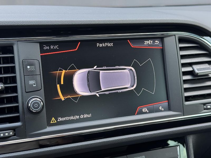 Seat Leon (2018) 1.5TSi MAN FR Virtual PANO RZV - fotka 43 z 52