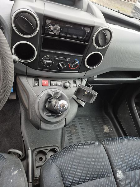 Peugeot Partner (2009) 1.6Hdi 3místa - fotka 16 z 22