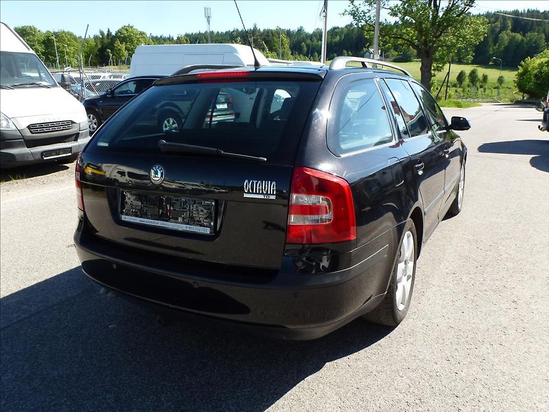 Škoda Octavia 2,0 TDI 103KW Black Edition  E - fotka 9 z 51