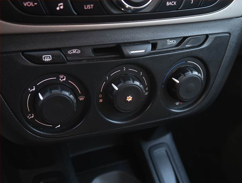 Citroën C-Elysée (2016) 1.2 PureTech, Serv.kniha - fotka 14 z 15