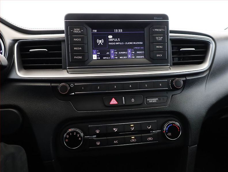 Kia Ceed (2019) 1.4 CVVT, Serv.kniha, Tempomat - fotka 10 z 18