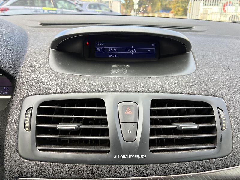 Renault Mégane 1,6i 81kW dig.KLIMA TAŽNÉ    - fotka 16 z 24