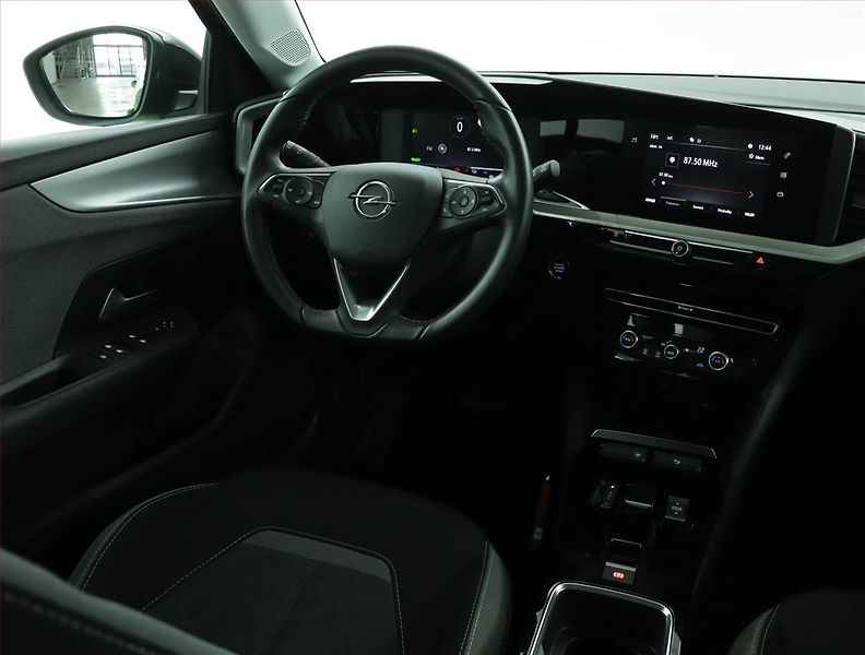 Opel Mokka (2022) Electric 50 kWh, SoH 97% - fotka 7 z 18