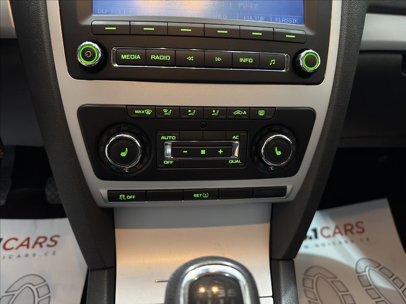 Škoda Octavia 1,4   TSI STYLE XENON SERVIS - fotka 15 z 35