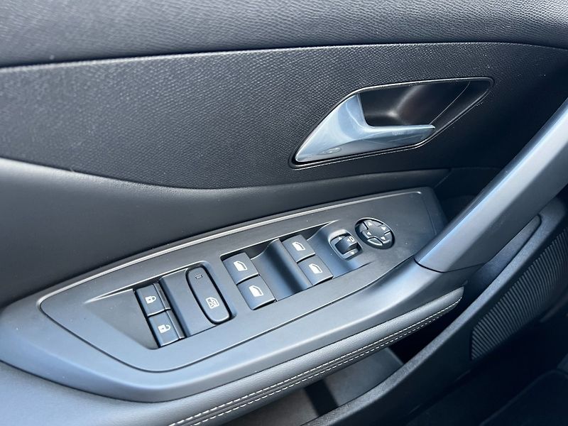 Peugeot 308 (2024) 1.2PT 96kW! Allure! ČR! AUT. - fotka 21 z 36