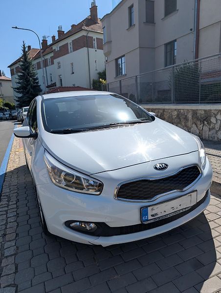 Kia Ceed (2015) 1.6 (99kW) - fotka 2 z 8