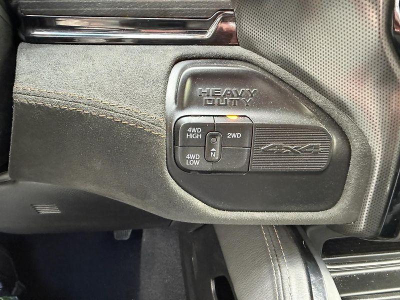 Dodge RAM (2022) +3500+CUMMINS+LIMITED CUSTOM+ - fotka 20 z 26