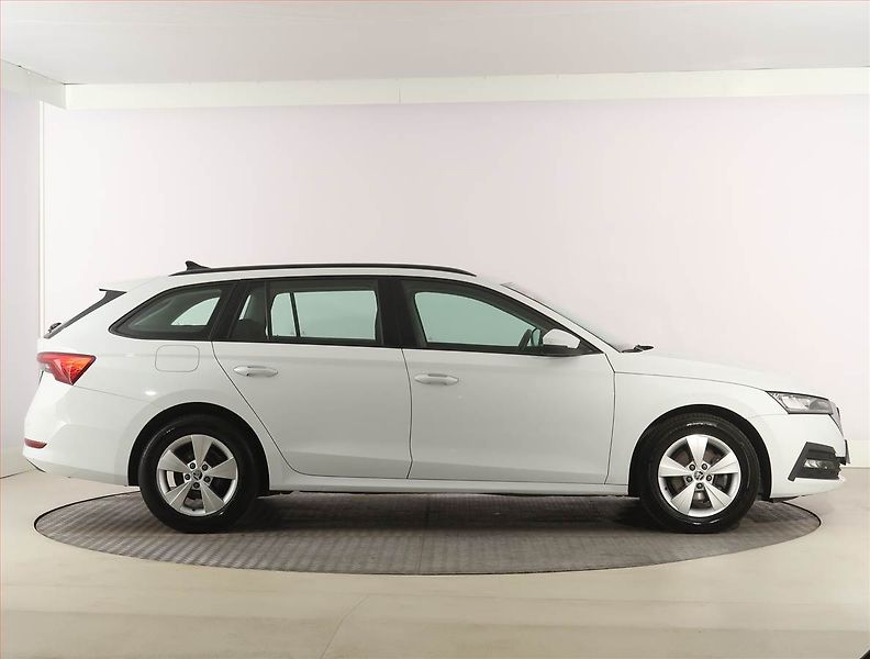 Škoda Octavia (2021) 2.0 TDI, Automat, Navi - fotka 6 z 26