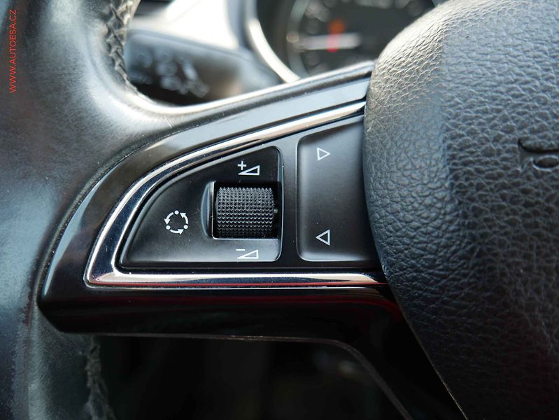 Škoda Octavia (2014) 1.4 G-TEC, ČR, Elegance - fotka 14 z 19