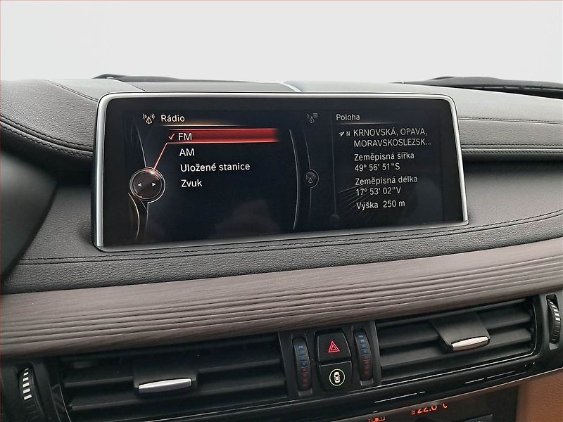 BMW X6 (2016) M Paket xDrive30d - fotka 12 z 21