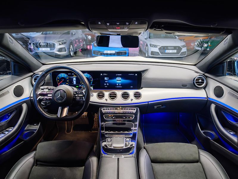 Mercedes-Benz Třídy E 300de 4MATIC AMG Line, DPH - fotka 23 z 34