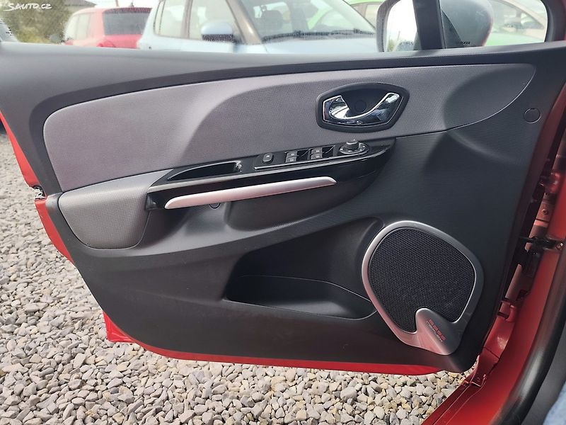 Renault Clio (2014) - fotka 32 z 45