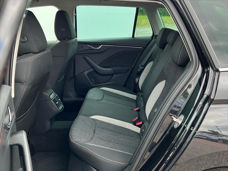 Škoda Kamiq 1,0 TSi 81kW STYLE PLUS - fotka 13 z 25