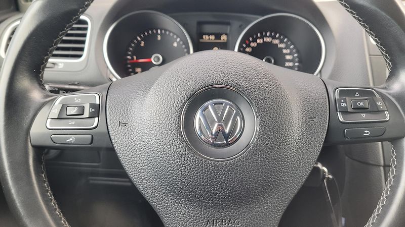 Volkswagen Golf 1,6 TDI 77KW  - fotka 21 z 23