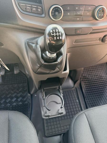 Ford Transit Custom (2022) 2,0-TEMPOMAT-SENZORY-TAŽNÉ  - fotka 25 z 48