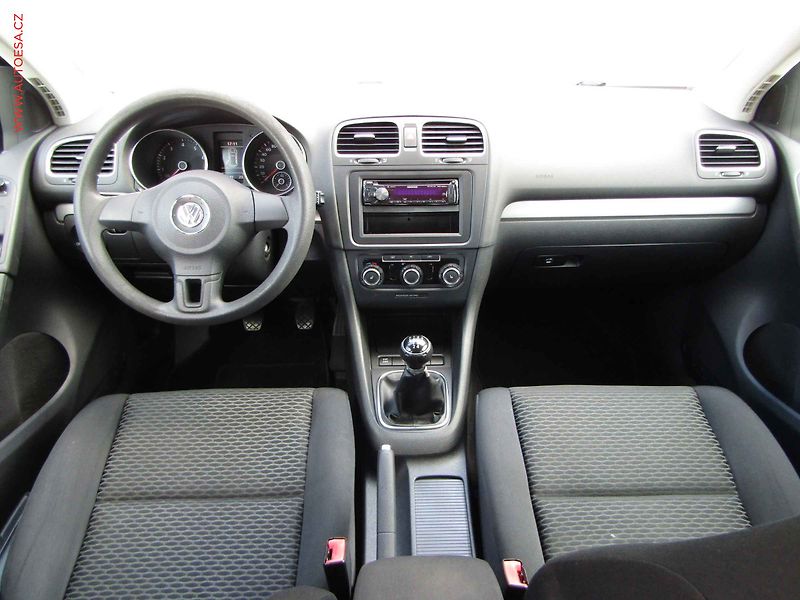 Volkswagen Golf (2009) 1.4 MPI, AC, výhřev sed - fotka 8 z 15