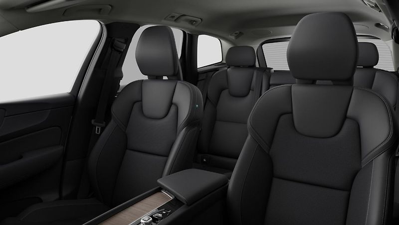 Volvo XC60 (2026) B5 PLUS - fotka 8 z 13