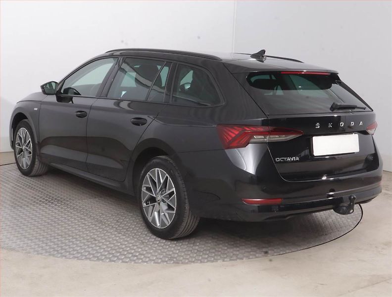 Škoda Octavia (2023) 2.0 TDI, Automat, Serv.kniha - fotka 4 z 16