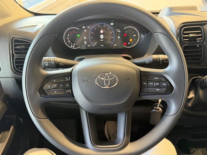 Toyota Proace Max Max MY25 L3H2 4D VAN 2.2L 8AT - fotka 13 z 18