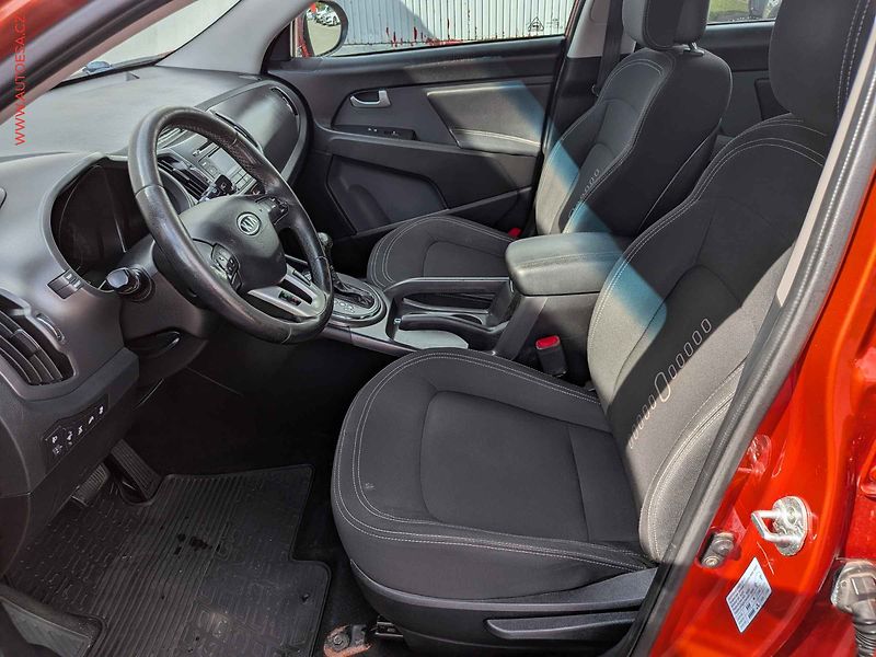 Kia Sportage (2012) 2.0CWT 4x4, ČR, AT - fotka 9 z 18