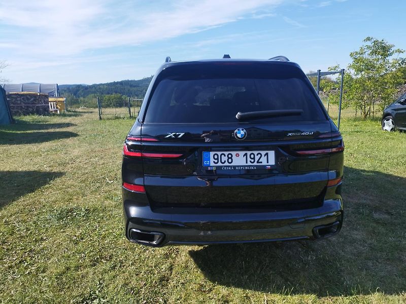 BMW X7 XDRIVE40D M SPORT - fotka 6 z 16