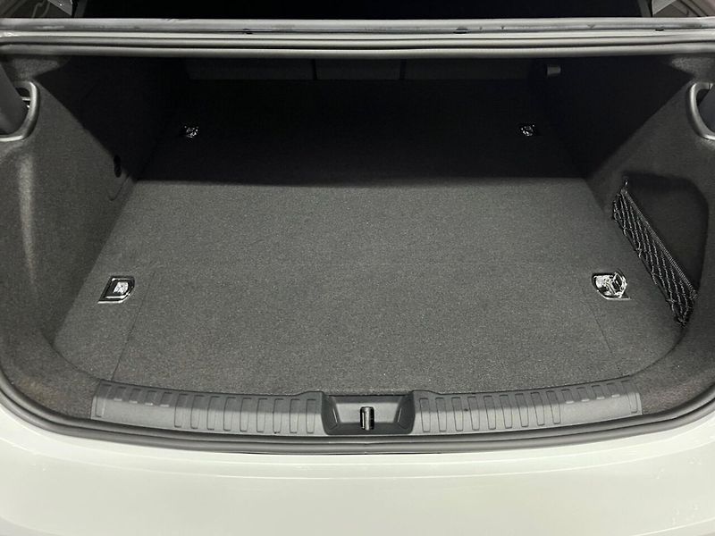 Audi A6 e-hybrid q S-Line TechPro Pano - fotka 9 z 9