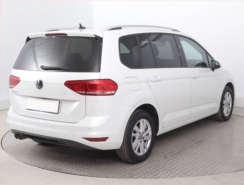 Volkswagen Touran (2021) Comfortline 2.0 TDI, Automat - fotka 5 z 16