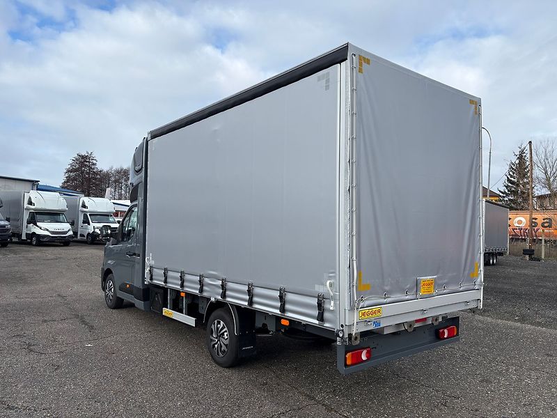 Renault Master (2026) 170k AUT, 8EP, Spojkar, 2lůžka - fotka 2 z 26