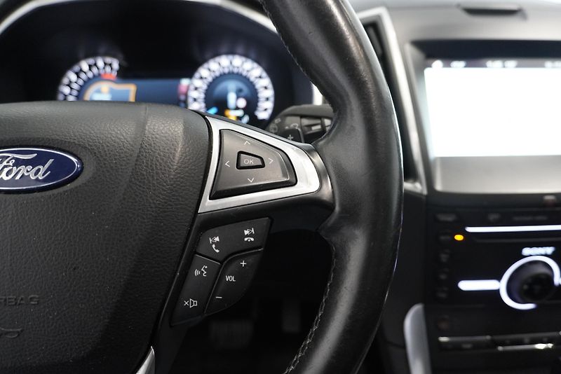 Ford S-MAX 2.0 TDCi TITANIUM 4X4 7 MÍST - fotka 20 z 32