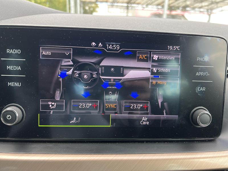 Škoda Scala (2023) 1,5TSi 110kW STYLE DSG - fotka 16 z 39