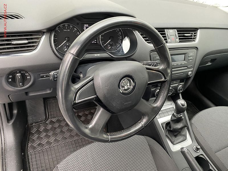 Škoda Octavia (2013) 1.6 TDi, 2.maj, AC, tempo - fotka 12 z 17
