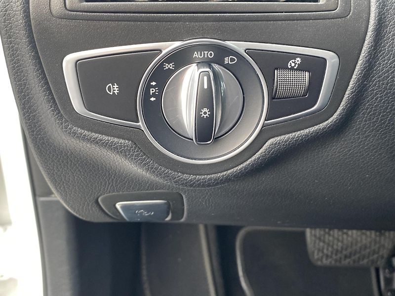 Mercedes-Benz Třídy C C 200d kombi automat - fotka 23 z 27