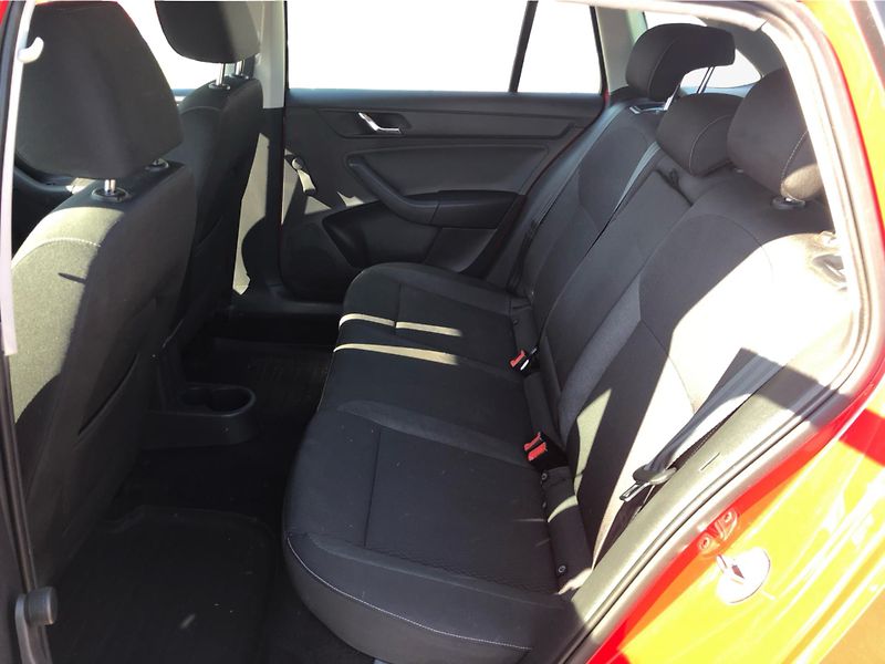 Škoda Rapid Ambition 1.2 TSI /66kW - fotka 12 z 27