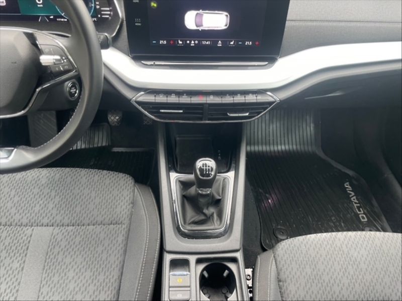 Škoda Octavia 1,5 TSI 110 Style - fotka 10 z 11