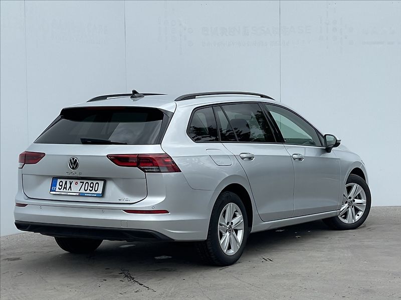 Volkswagen Golf Variant 1,5 eTSI DSG Life KESSY+Kamera - fotka 3 z 23