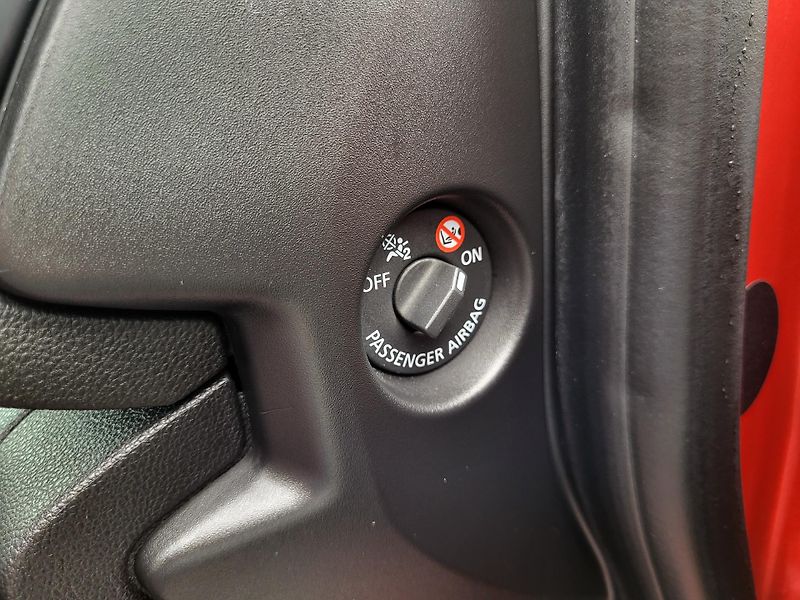 Renault Mégane 1.6 SCe 84kW R.S. LINE *ČR - fotka 28 z 48