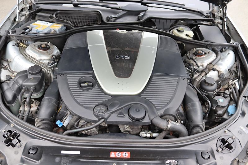 Mercedes-Benz Třídy S S 600 L 5.5 V12 AMG 380kW - fotka 50 z 50