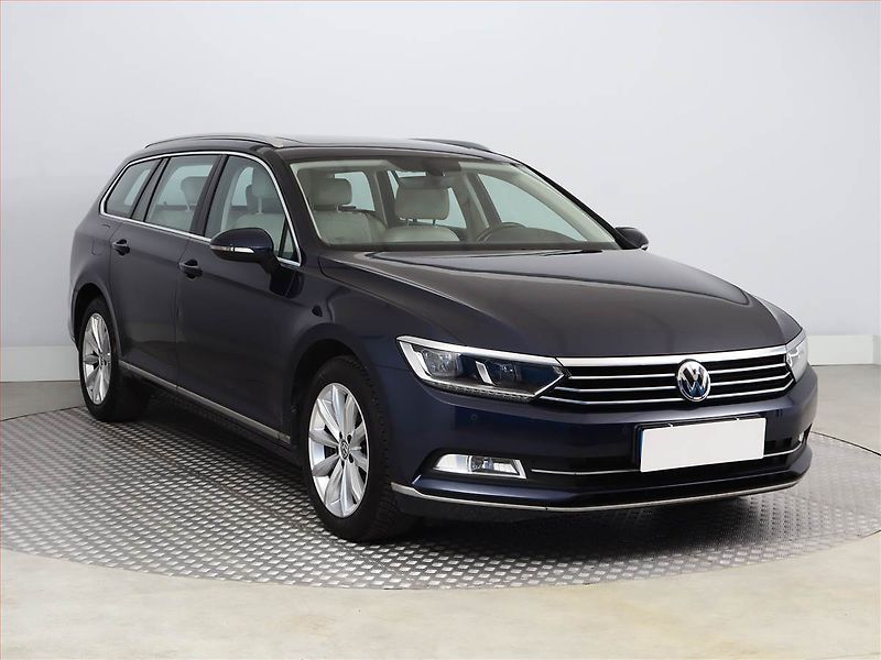 Volkswagen Passat (2016) Highline 2.0 TDI, ČR,1.maj - fotografie inzerátu