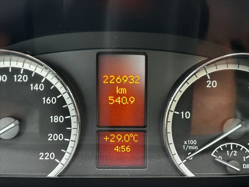Mercedes-Benz Viano 3,0 CDI 165KW-EXTRALONG 7MIST - fotka 24 z 42