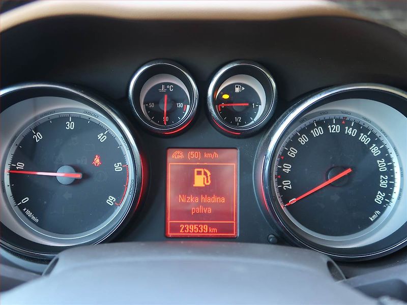 Opel Zafira (2014) 2.0 CDTI, Automat, 7 míst - fotka 11 z 21