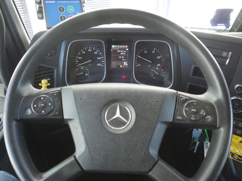 Mercedes-Benz Actros (2017) 1843 LSNRL pod LOHR, retardér - fotka 17 z 21