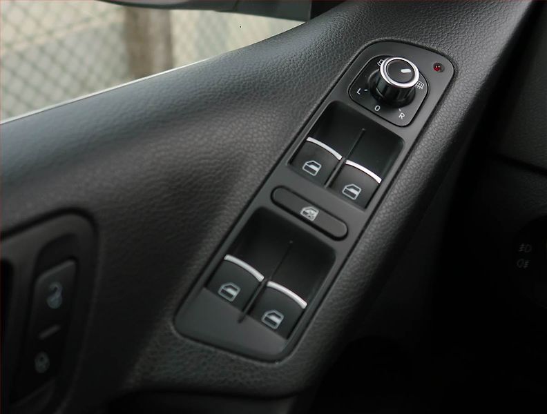 Volkswagen Tiguan (2012) 2.0 TSI, 4X4, Automat, Kůže - fotka 17 z 21