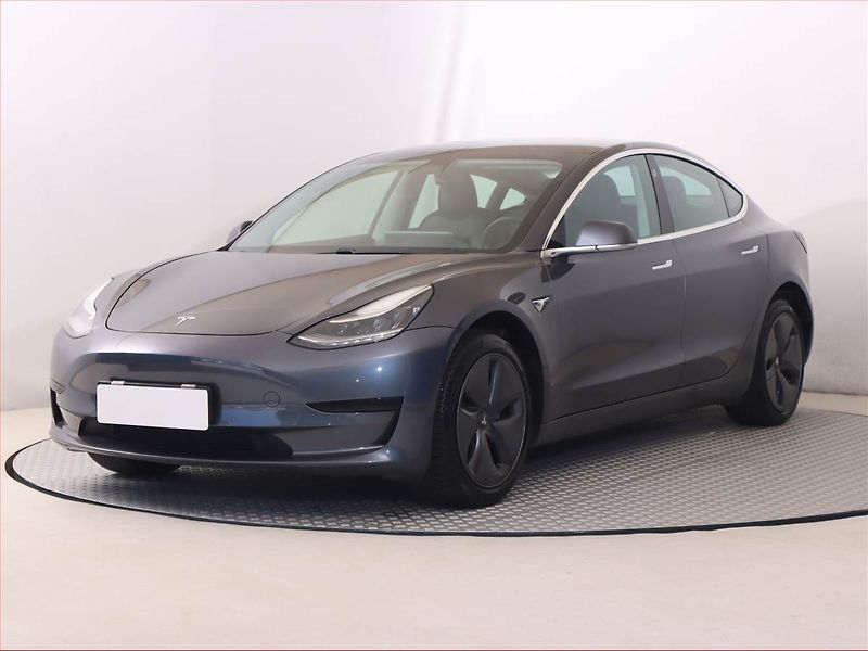 Tesla Model 3 (2019) Std Range Plus 52kWh - fotka 2 z 24