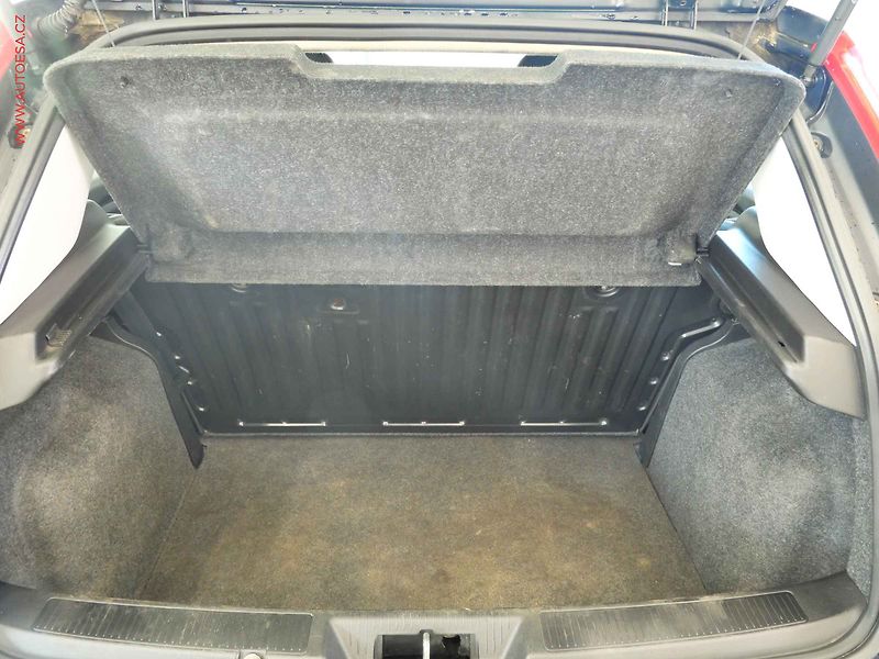 Fiat Punto (2009) 1.4i - fotka 7 z 18