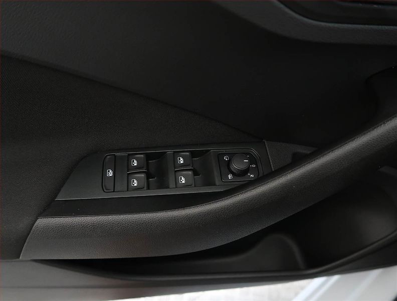Škoda Kamiq (2025) Selection 1.0 TSI - fotka 25 z 25