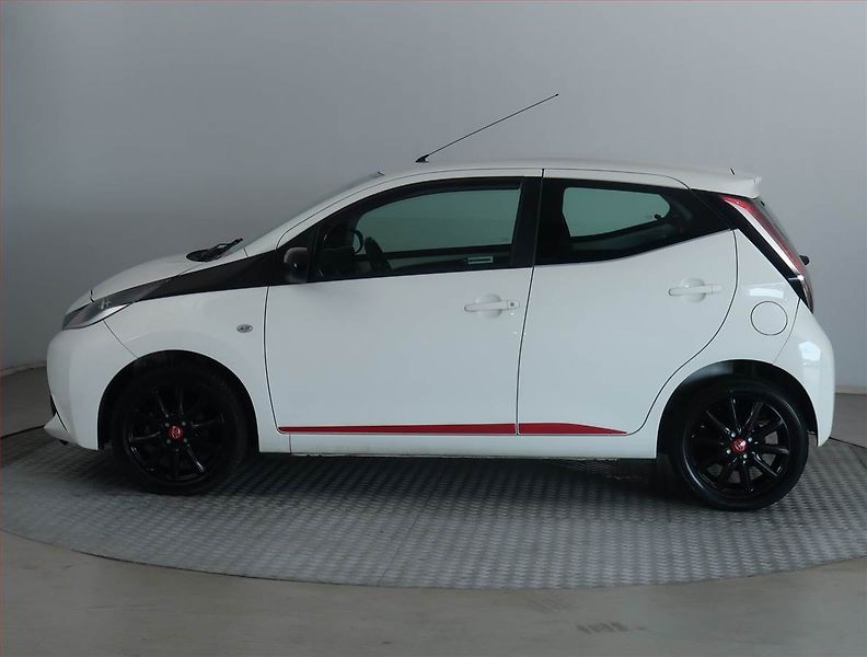 Toyota Aygo (2018) 1.0 VVT-i, Serv.kniha - fotka 3 z 18